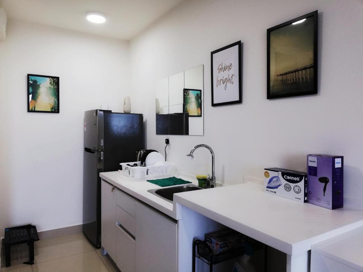 Peanut Butter Homestay - Trefoil Setia Alam Shah Alam Exterior photo