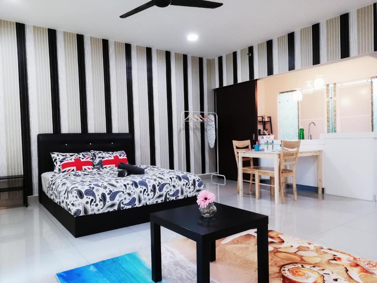 Peanut Butter Homestay - Trefoil Setia Alam Shah Alam Exterior photo